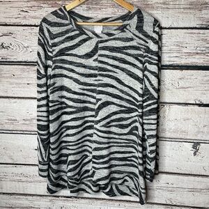 Chico’s Zenergy 2 (US L 12-14) Zebra Print Long Sleeve Pullover Shirt Gray Black